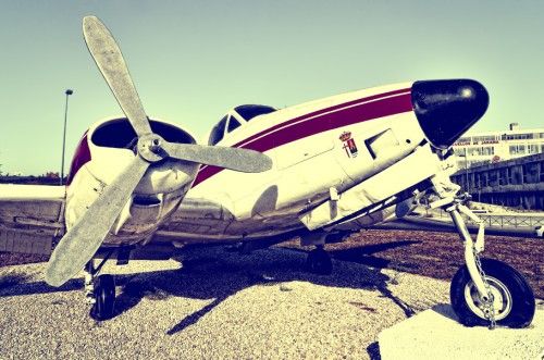 Avión Beechcraft B-80 Queen Air